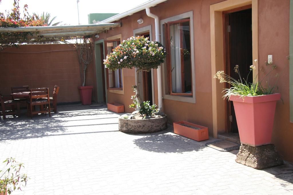 סווקופמונד Dunedin Star Guesthouse מראה חיצוני תמונה