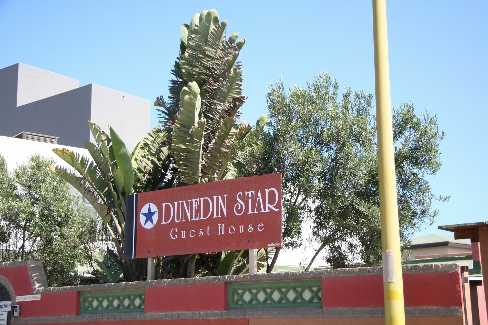 סווקופמונד Dunedin Star Guesthouse מראה חיצוני תמונה